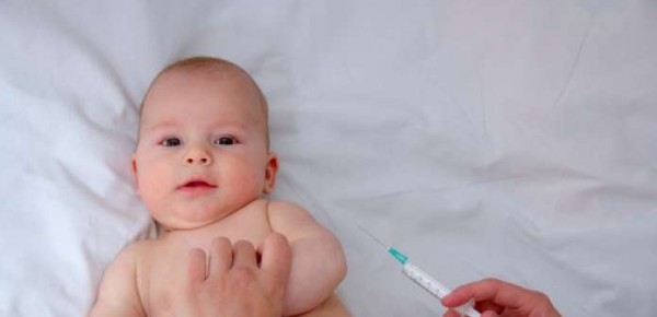 ما مضاعفات تطعيم الشهرين وكيف تتغلبين عليها؟