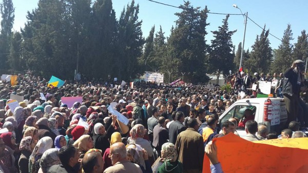 الآلاف من المدرسين يتظاهرون أمام مجلس الوزراء ويطالبون بحقوقهم