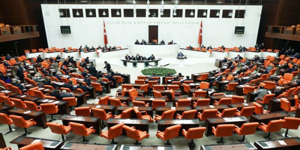 البرلمان التركي يفشل في الاتفاق على دستور جديد