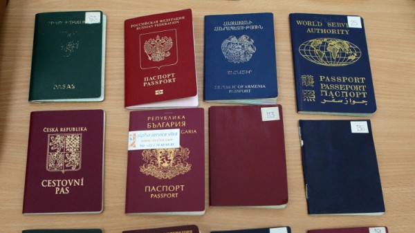 اعتقال 14 شخصا في موسكو يزورون جوازات السفر لعناصر داعش