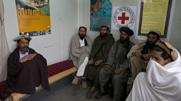 الصليب الأحمر يوقف عملياته في إقليم أفغاني بعد خطف موظفين