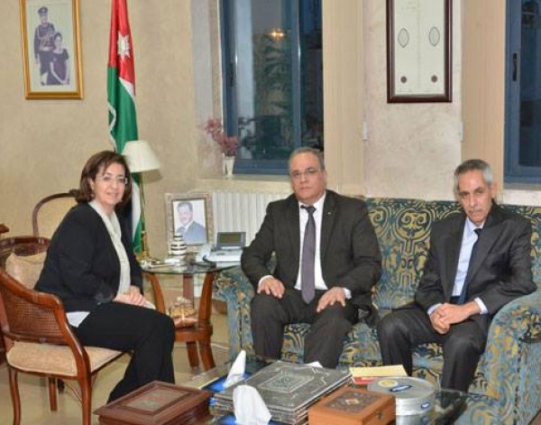 الوزير الشاعر يلتقي وزيرة التنمية الاجتماعية الأردنية