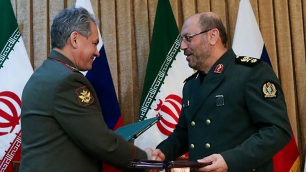 وزير الدفاع الروسي يزور طهران فجأة