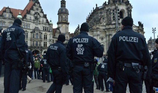 انتقادات لسلوك الشرطة في ألمانيا مع اللاجئين