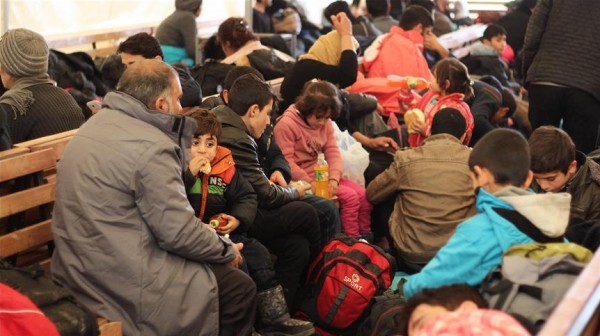 صربيا تمنع نحو ألف لاجئ من دخول أراضيها