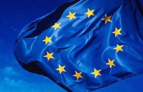 استطلاع: البريطانيون المعارضون بشدة لأوروبا قد يصوتون للبقاء في الاتحاد الأوروبي