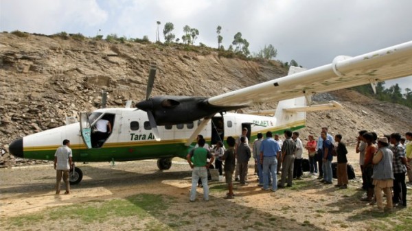 فقدان طائرة على متنها 21 شخصاً فوق النيبال