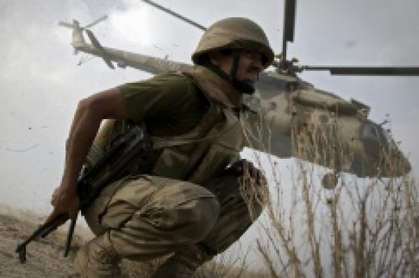 قائد الجيش الباكستاني يأمر بشن "المرحلة الاخيرة" من الحملة على الحدود الافغانية