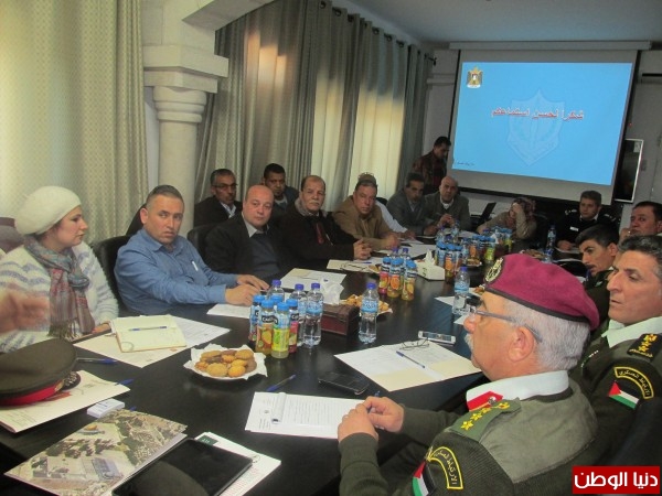 الاتحاد العام لنقابات العمال والارتباط العسكري الفلسطيني ينظمان ورشة عمل موسعة