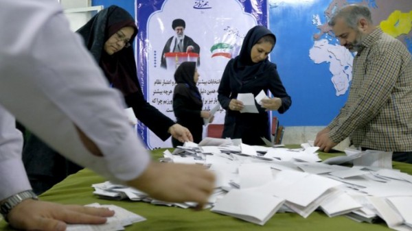 المعركة الانتخابية الإيرانية ولعبة المحافظين والإصلاحيين