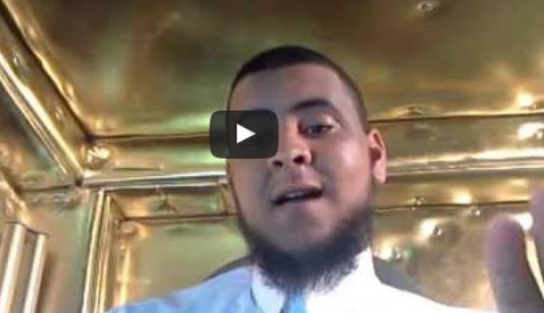 شاهد: شيخ مغربي يحاور "ملكة الجان"