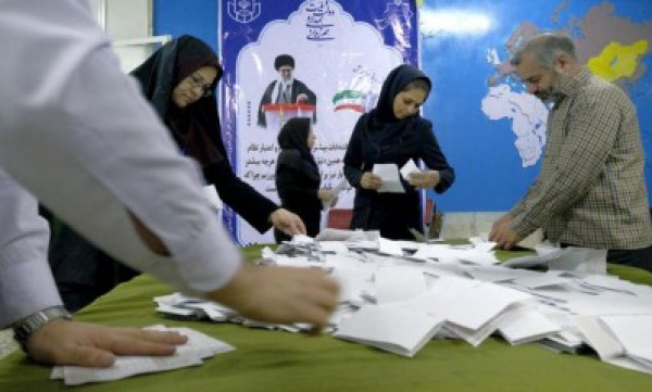 مراقبون عرب: فوز الإصلاحيين لن يغير سياسة إيران في المنطقة