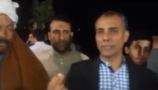 أهالي دائرة توفيق عكاشة يعتذرون بعد لقائه السفير الاسرائيلي