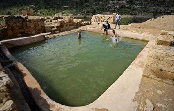 عين الحنية التاريخية قرب بيت لحم