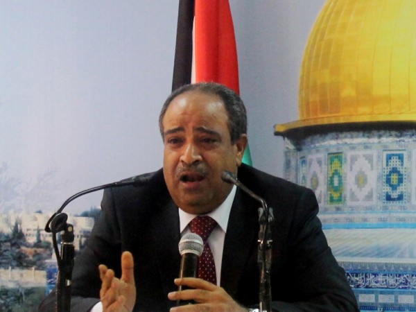 محافظ محافظة سلفيت وموظفي المحافظة يتبرعون براتب يوم عمل لصالح مركز خالد الحسن