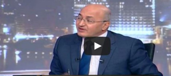 سيد على يسأل ضيفه: هى مراتك كانت موززة
