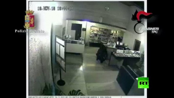 سلطات محلية تعتقل 13 مشتبها بارتكابهم فعل سرقة روائع فنية (فيديو)