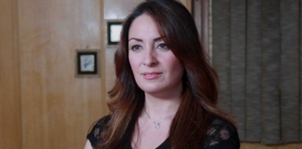إنهيار نيرمين الفقي عند توجيهها رسالة إلى والدتها