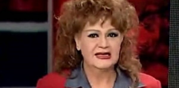 ميمي جمال تعطي الأوسكار لعبلة كامل