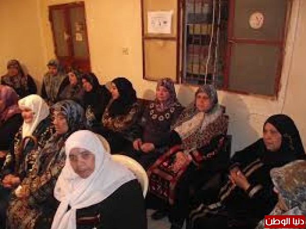 مركز الغد الثقافي التربوي وكتلة تحرير المرأة يكرمان الامهات في صور