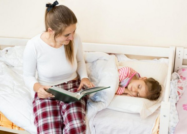 كيف تعلمين طفلك الأذكار عند تناول الطعام والنوم