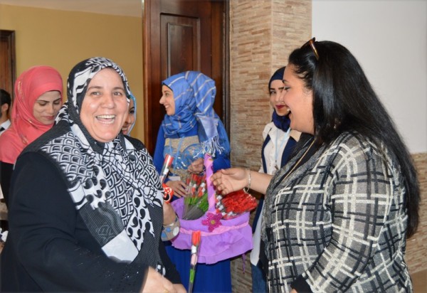 جمعية الاخوة تحتفل بالام والطفل في مخيم البص