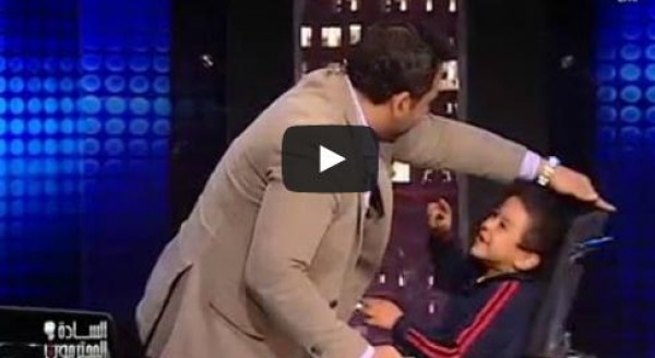 موقف طريف ليوسف الحسيني وطفل على الهواء