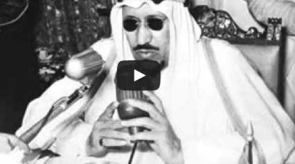 فيديو نادر.. رسالة الملك سعود لمواطنيه من إذاعة لندن قبل 80 عام