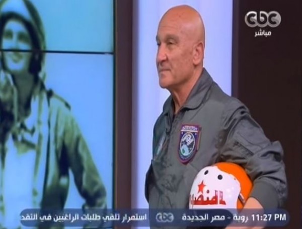 فيديو: قصة مجنونة أخرى للطيار المنصوري وتسجيلات تذاع لأول مرة من داخل طائرته