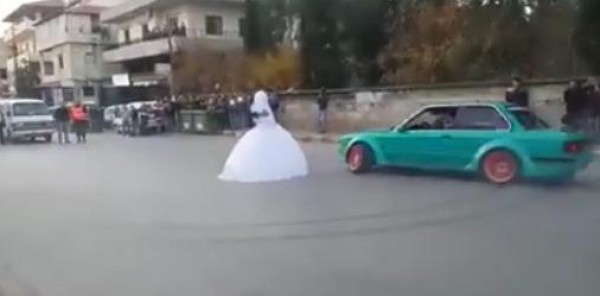 البعض له تقاليد جديدة وخطرة في عرسه قد تتحول إلى بيت عزاء عند حدوث أي خطأ