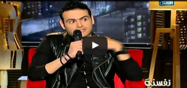 مطرب شاب يقلد عمرو دياب ومحمد منير