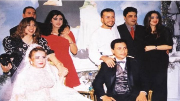 بالصور مواقف محرجة للنجوم في ليلة زفافهم