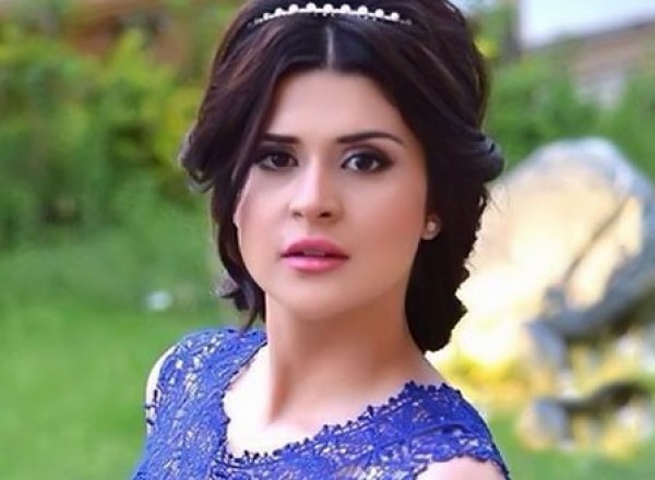 شعرها أحمر ..  سلمى رشيد مختلفة كليا في أحدث جلسة تصوير