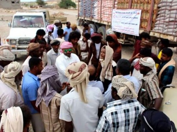 المهرة: استلام 400 سلة غذائية بدعم من الهلال الأحمر الإماراتي