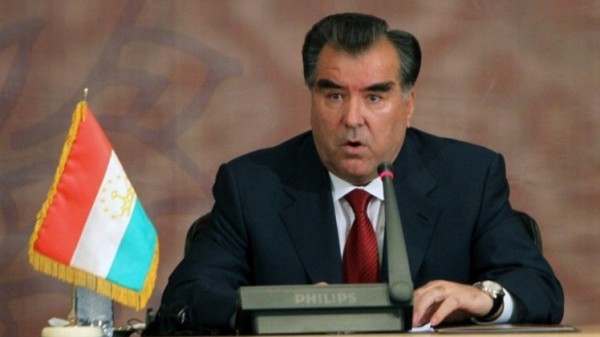 منع الأسماء الروسية في طاجيكستان