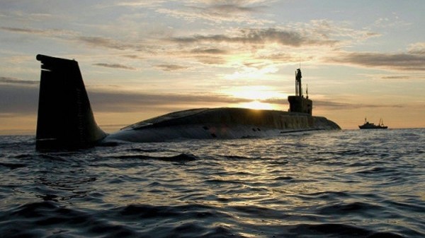 "سيفيرودفينسك" تطلق "كاليبر" من تحت سطح الماء