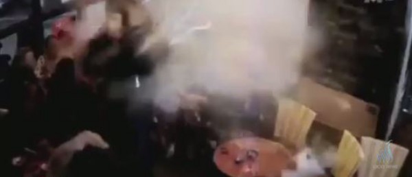 فيديو...لحظة تفجير أحد انتحاريي باريس حزامه الناسف