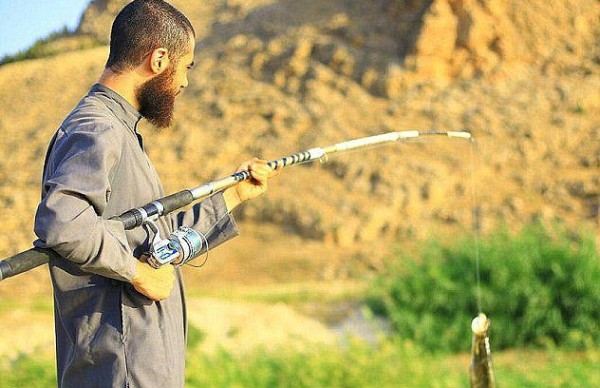 مسلحو "داعش" يتحولون الى بيع السيارات وصيد الأسماك في محاولة لتعويض خسائرهم