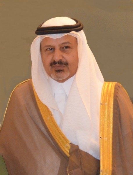 الأمير فيصل بن محمد يفتتح ملتقى جمعية التشكيليين بجدة 