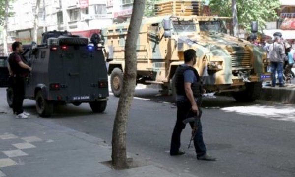 انتشار كثيف للشرطة في اسطنبول استعدادا لتظاهرات عيد العمال