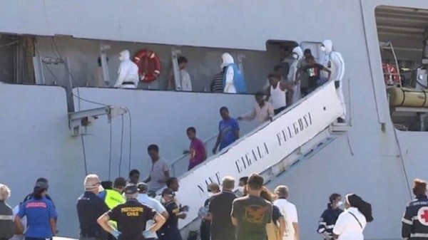 فقدان 80 مهاجرا بغرق زورق قبالة الساحل الليبي