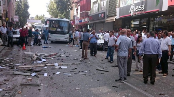 تركيا.. سيارة مفخخة تستهدف مركزا للشرطة بغازي عنتاب