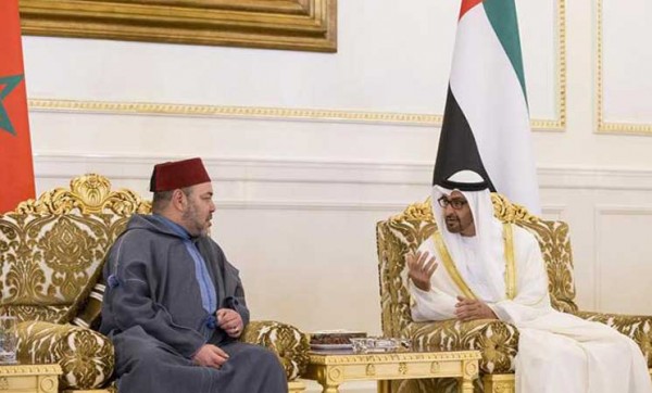 ملك المغرب يبدأ زيارة رسمية للإمارات ويجري مباحثات مع ولي عهد أبو ظبي
