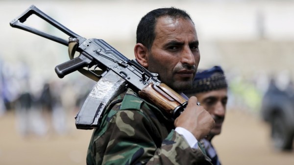 الحوثيون يستولون على معكسر للجيش شمال صنعاء