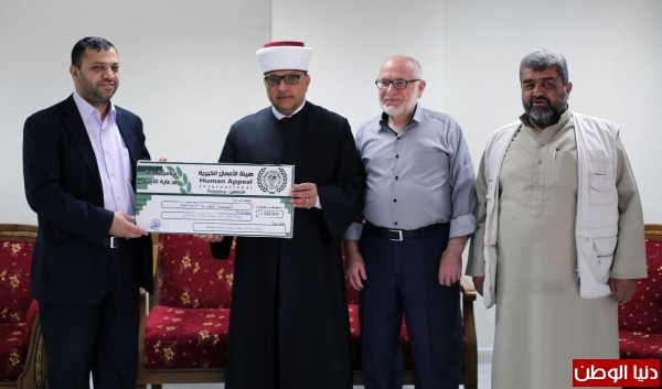"الخيرية الإماراتية" تسلم جمعيتي الشبان المسلمين والإسلامية كفالات أيتام بقيمة مليون و329ألف درهم