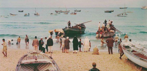 صور من الزمن الجميل...تجار ميناء غزة قديما
