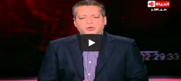 تامر أمين يبكي على الهواء ويودع والده