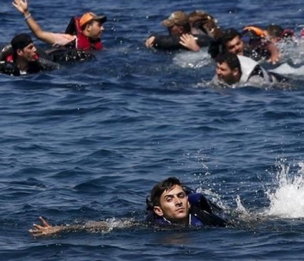مصرع 113 مهاجرا بتحطم قوارب متجهة من ليبيا لإيطاليا