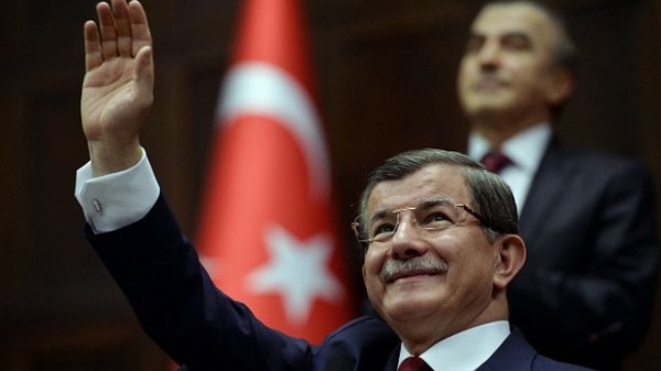 تركيا: اجتماع استثنائي للحزب الحاكم وشكوك بشأن استمرار داوود أوغلو بمنصبه