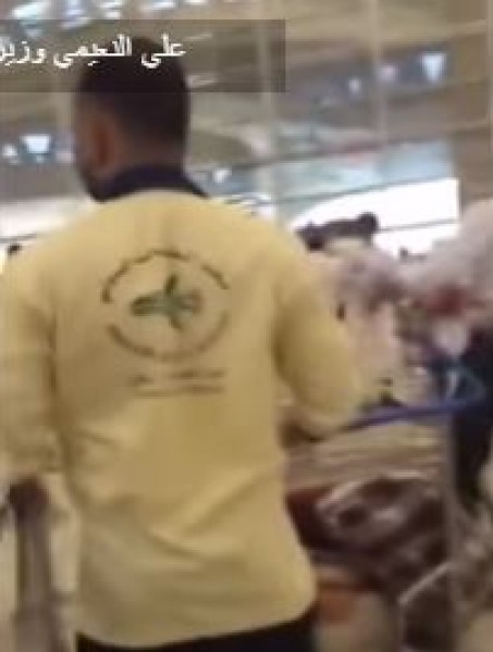 3 مسافرين يعتدون على موظفي مطار الملك خالد بالرياض (فيديو)